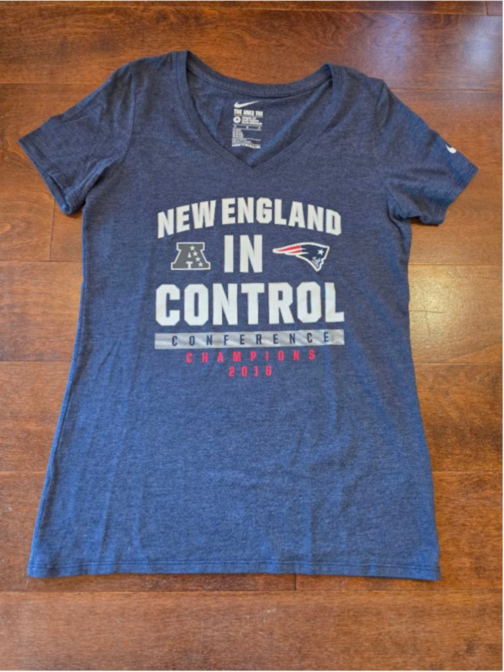 Women's Nike Blue New England Patriots Short Sleeve Tee M